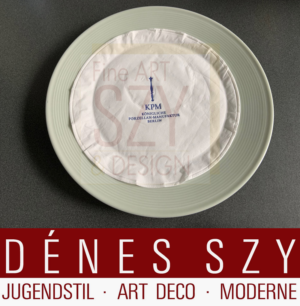 Piatto piano del servizio da tavola in porcellana Halle / Burg Giebichenstein, celadon, Design: Marguerite Friedlaender 1930/31, Bauhaus, Esecuzione: KPM Berlino, Germania