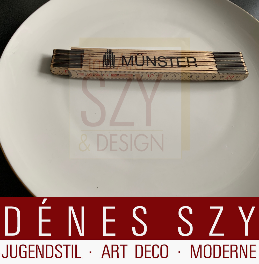 Sottopiatto grande del servizio da tavola in porcellana modello Urbino, Design: Trude Petri 1931, Esecuzione: KPM Berlin 1931-1960, Germania, con bordo in oro