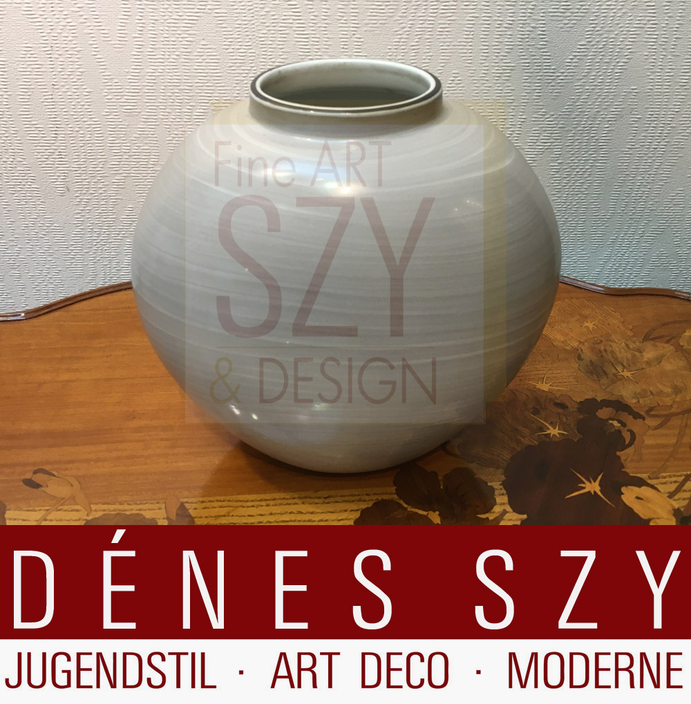 KPM Berlin, Porzellan, Herzformvase, Entwurf: Trude Petri 1935, Auslagerungswerk Selb 1945-57