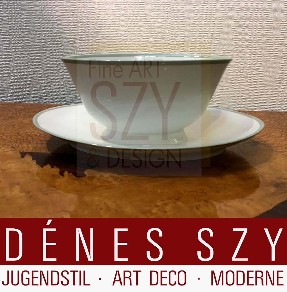 Salsiera ovale con piattino fisso, Motivo: Neuberlin, da abbinare a Urbino con bordo celadon, Design: Trude Petri 1931, Esecuzione: KPM Berlin 1938