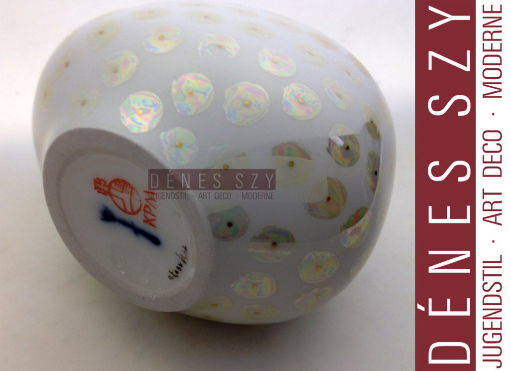 kleine Schmuckvase Form Adonis mit feinem hellen Luesterdekor