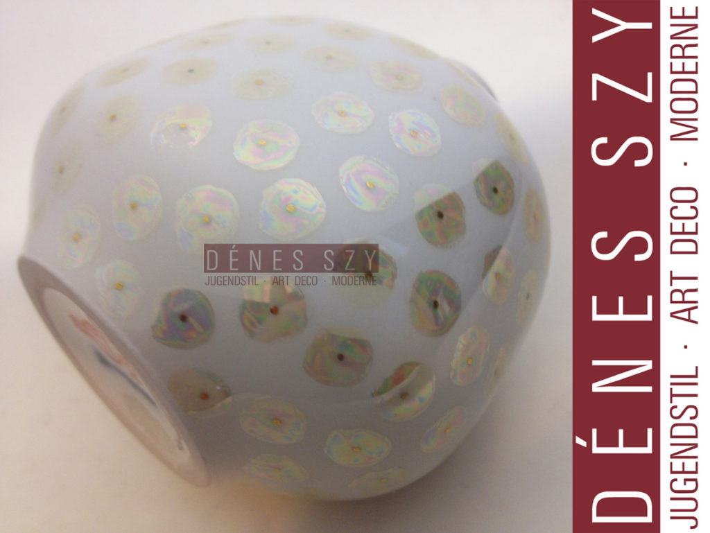 kleine Schmuckvase Form Adonis mit feinem hellen Luesterdekor