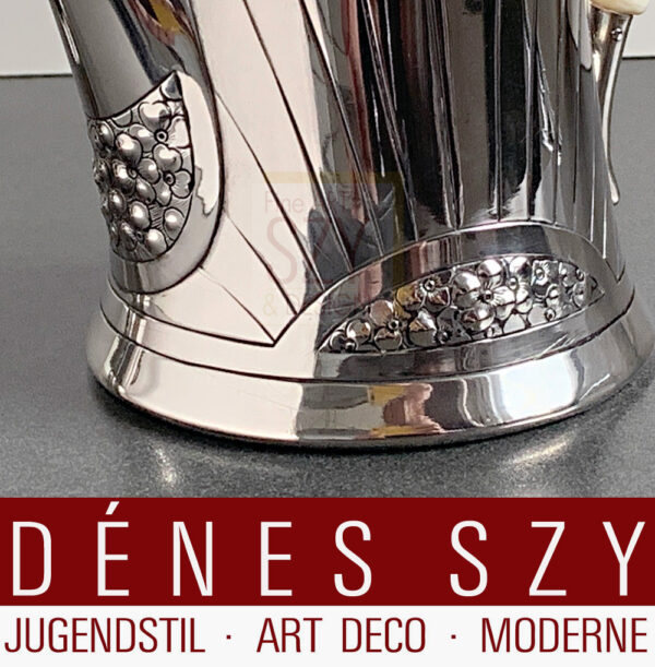 Secessionist mocha, coffee pot with diana head hallmark for 800 silver, Vienna 1900, Mz.:AB Symbolism