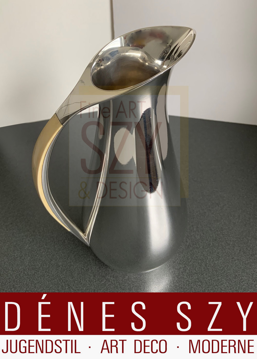 Brocca in argento dal design moderno, brocca da vino Design: Horst Heeren 1961, Esecuzione: Koch e Bergfeld, Brema, Germania anni '80, Argento 925