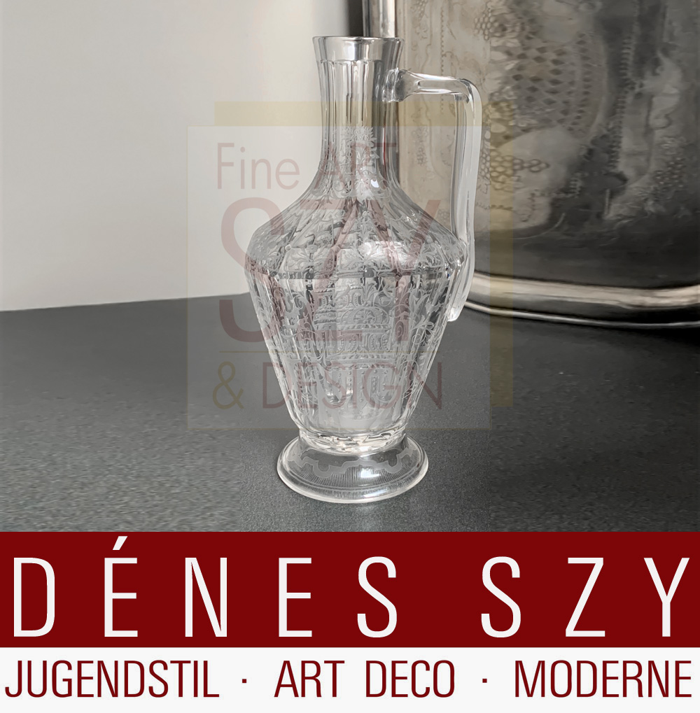 Caraffa per vino, acqua, succo con manico della serie “Maria Theresia”, Design: Stefan Rath 1910, Esecuzione: Josef Lobmeyr Glasmanufaktur, Wien - Vienna, Österreich / Austria, Bicchiere in cristallo, inciso e firmato sul manico sottostante
