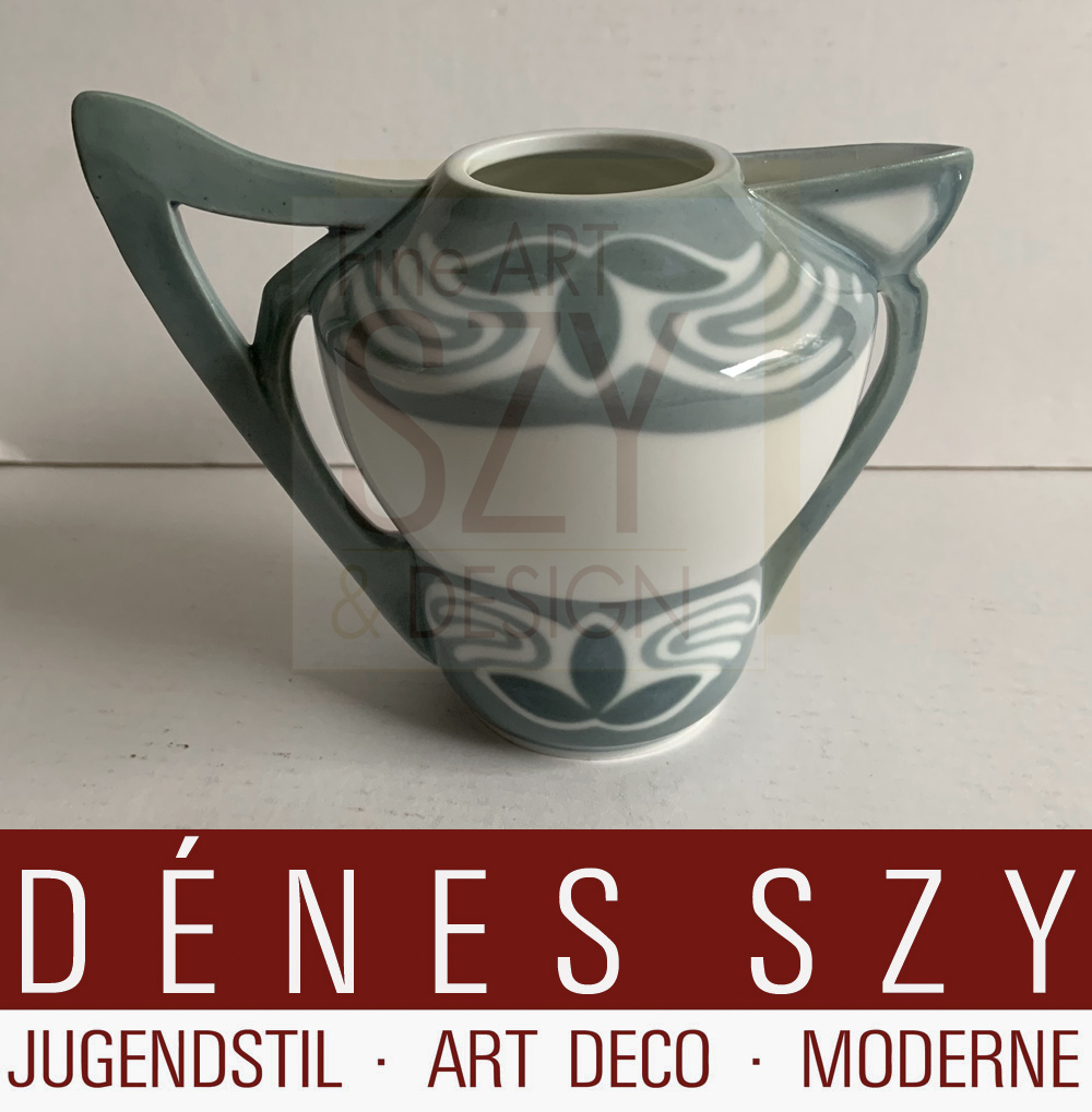 Meissen, rare Art Nouveau porcelain milk jug, Shamrock pattern, Design by Theodor Grust.