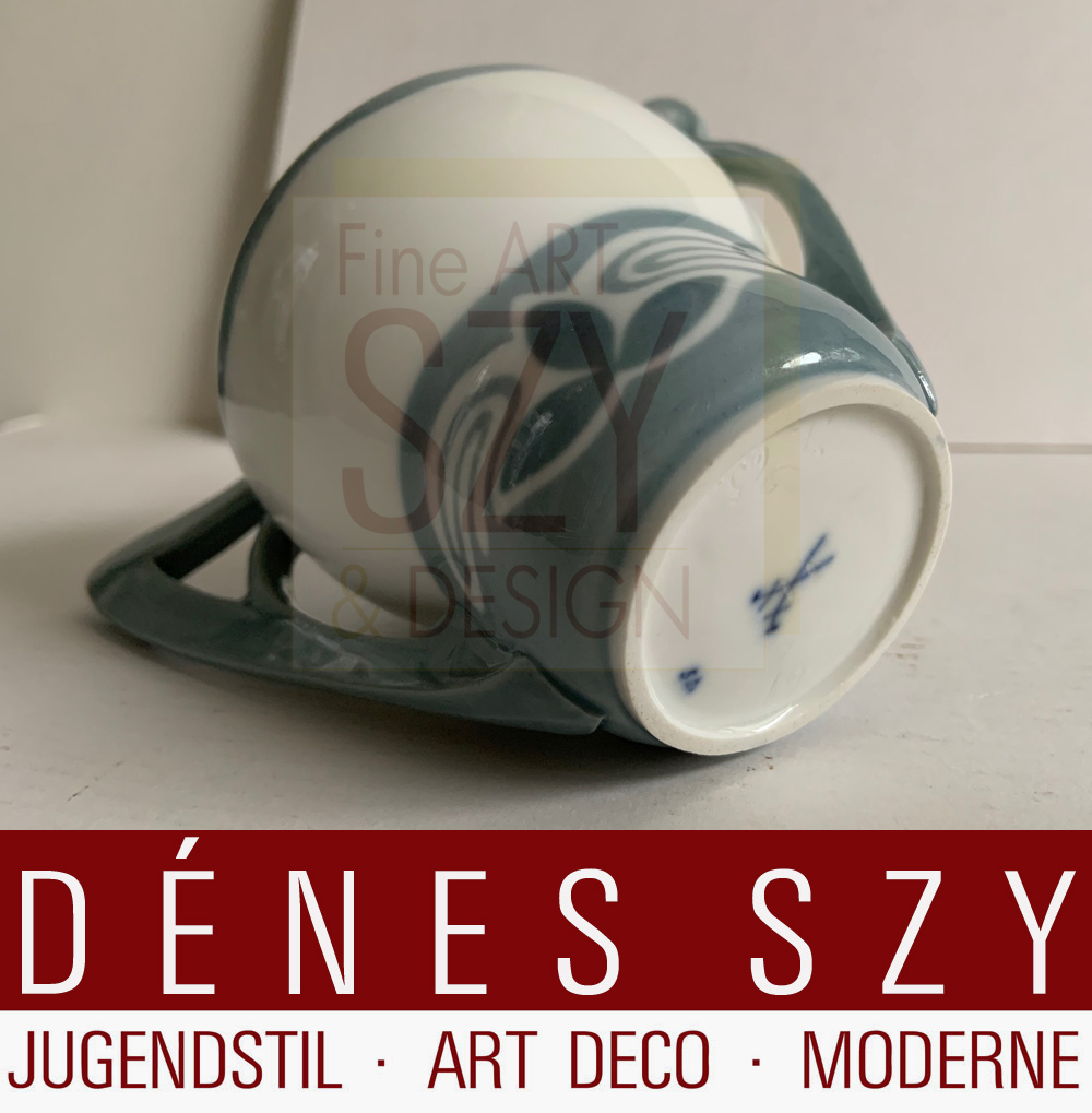Meissen, rare Art Nouveau porcelain milk jug, Shamrock pattern, Design by Theodor Grust.