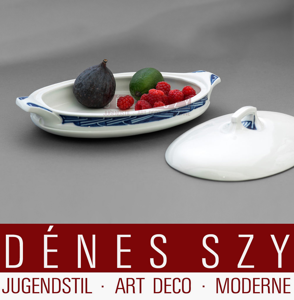 Meissener Jugendstil Porzellan Peitschenhieb Henry van de Velde. Saladiere mit Deckel, Muster "Peitschenhieb" Entwurf: Henry van de Velde 1903/04 Ausführung: Staatliche Porzellanmanufaktur Meißen, Meißen um 1905-10 Marken: Knaufschwerter, Pressmarken und Künstlersignet Breite 28,4 cm, Höhe 4,8 cm