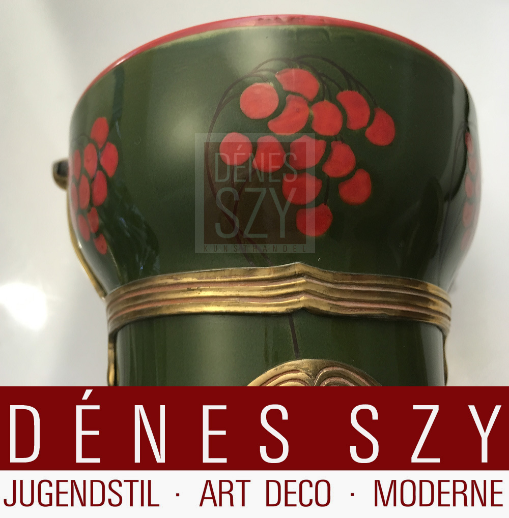 OSIRIS 538 KeOSIRIS 538 biscottiera ceraOSIRIS 538 biscottiera ceramica con peltro dorato stile libertymica con peltro dorato stile libertyramik Keksdose mit Zinnmontur