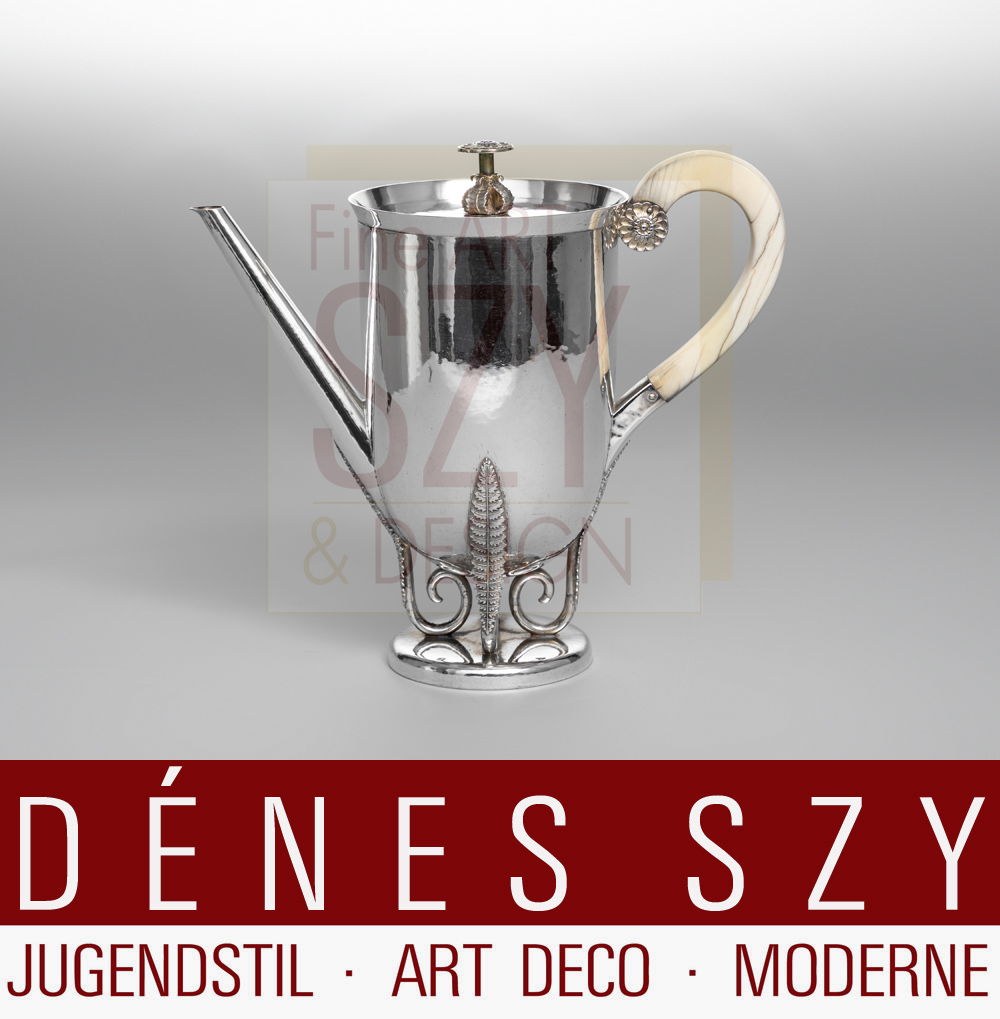 Paula Straus Bauhaus Silber Kaffeekanne Modell 13161, Entwurf: Paula Straus 1928, P. Bruckmann & Söhne, Heibronn, Silber 800, ausgeführt ab 1928