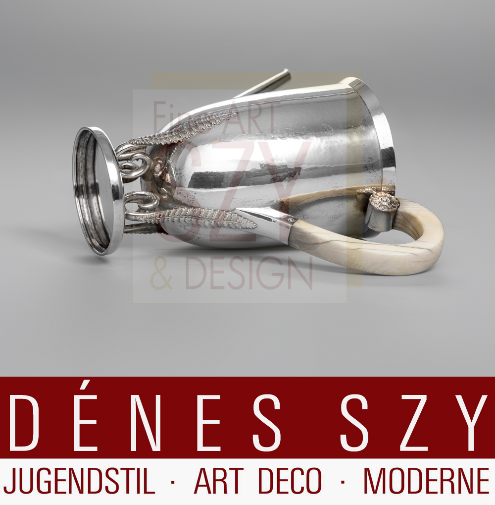 Paula Straus Bauhaus Silber Kaffeekanne Modell 13161, Entwurf: Paula Straus 1928, P. Bruckmann & Söhne, Heibronn, Silber 800, ausgeführt ab 1928