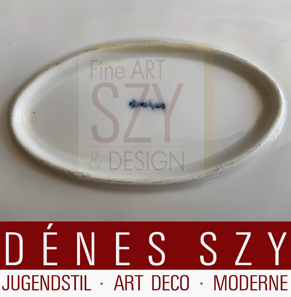 Grande piatto da portata ovale, Modello: Urbino con bordo celadon / bordo festa, Design: Trude Petri 1931, Esecuzione: KPM Berlin, anni '40