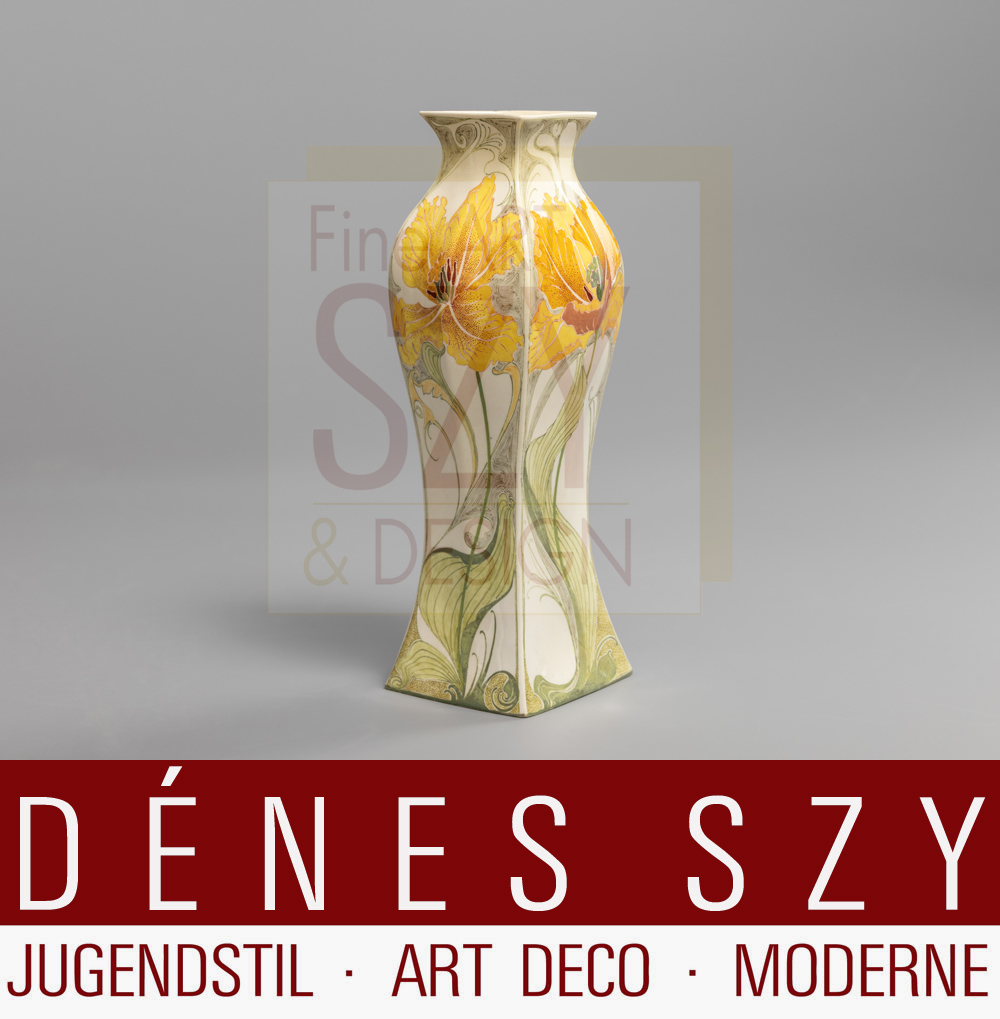 Vaso unico Art Nouveau, Porcellana guscio d'uovo, Pittura a smalto con decoro floreale, Esecuzione: Haagsche Plateelbakkerij Rozenburg, L'Aia 1908, con l'iscrizione "For Anna L Gunsaulus"