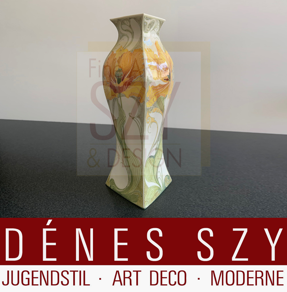 Vaso unico Art Nouveau, Porcellana guscio d'uovo, Pittura a smalto con decoro floreale, Esecuzione: Haagsche Plateelbakkerij Rozenburg, L'Aia 1908, con l'iscrizione "For Anna L Gunsaulus"