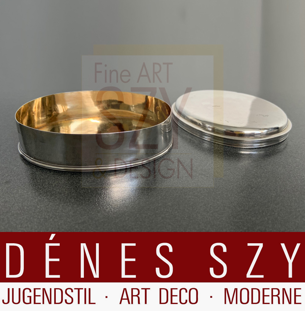 Scatola con coperchio, scatola per polvere, scatola da un set da viaggio, forma ovale del primo barocco, Germania (?) 1780-1810 probabilmente anche prima, argento, doratura all'interno