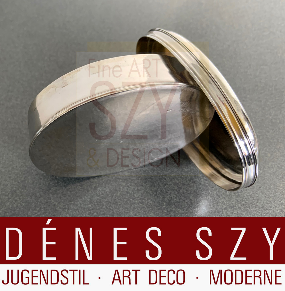 Scatola con coperchio, scatola per polvere, scatola da un set da viaggio, forma ovale del primo barocco, Germania (?) 1780-1810 probabilmente anche prima, argento, doratura all'interno