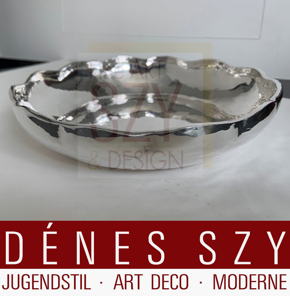 Ciotola eccezionalmente pesante, ciotola per pasticceria, con bordo ondulato e decoro suggerito martellato, Esecuzione: Perù XX secolo, argento 925, Marchio del venditore Juwelier Strebel, Wiesbaden