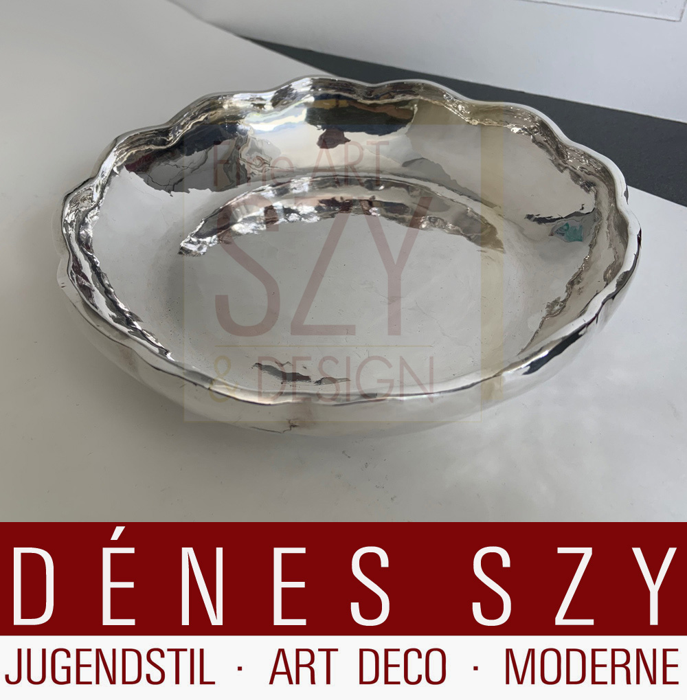 Ciotola eccezionalmente pesante, ciotola per pasticceria, con bordo ondulato e decoro suggerito martellato, Esecuzione: Perù XX secolo, argento 925, Marchio del venditore Juwelier Strebel, Wiesbaden