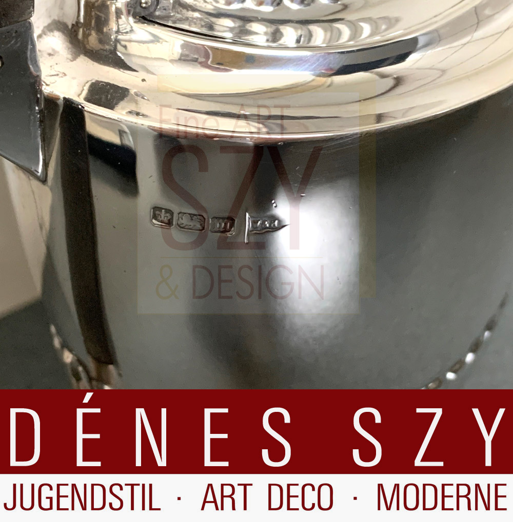 Caffettiera d'argento, Design ed esecuzione: Walker & Hall, Sheffield England 1904, argento sterling 925, legno pregiato