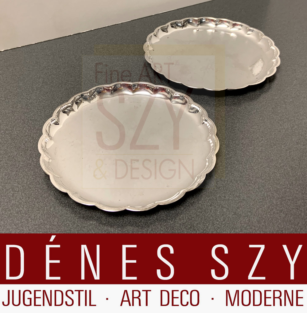 Piatto per bottiglie in argento, sottobicchiere per bottiglie, Design ed esecuzione: Silberwarenfabrik Gebrüder Deyhler, Schwäbisch Gmünd, Germania, argento 830