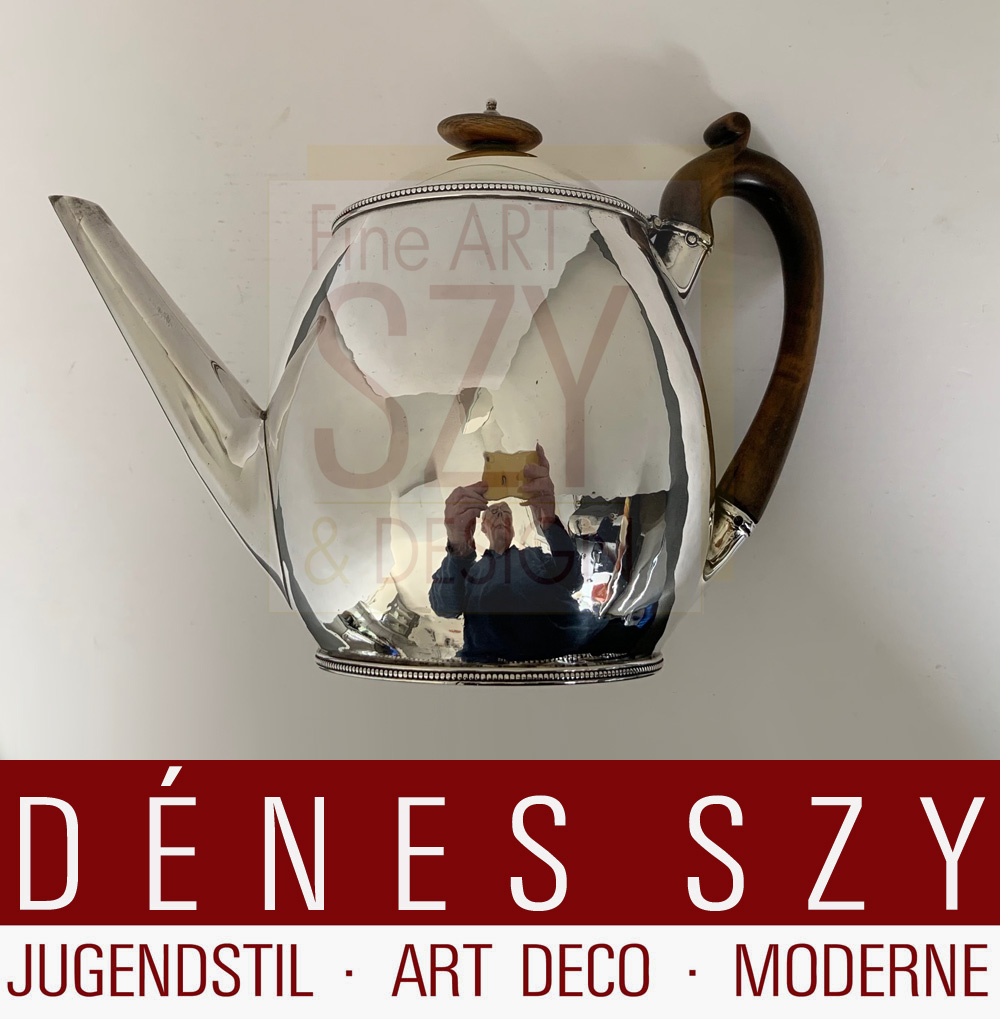 Teiera in argento dalla classica forma a pera, Esecuzione: Thomas Chawner, Londra 1786, Inghilterra, argento sterling 925, probabilmente pomo e manico in legno pregiato