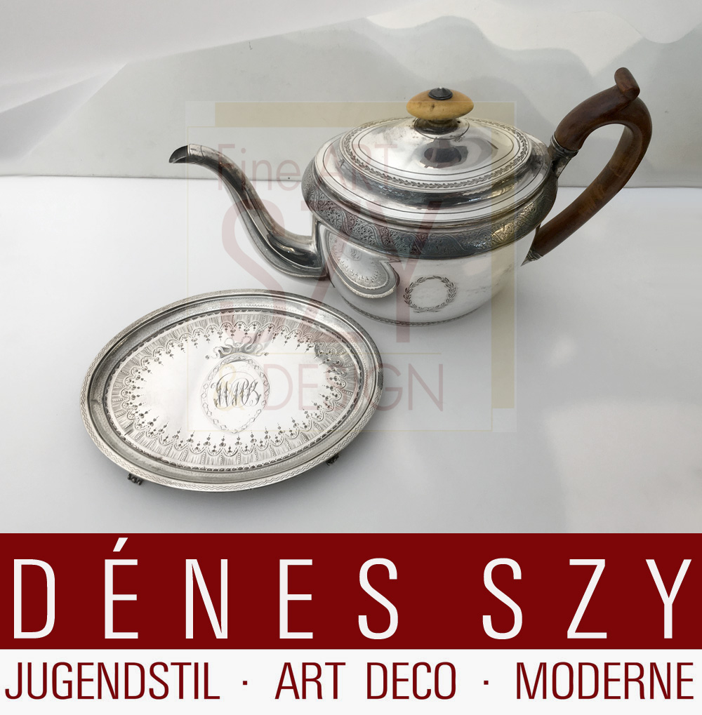 Teiera con manico in legno pregiato e pomello, Design ed esecuzione: Londra, Inghilterra 1800 (teiera) e 1810 (vassoio), argento sterling