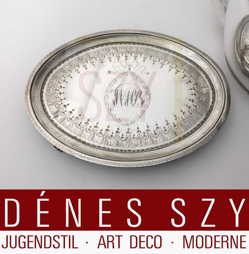 Teiera con manico in legno pregiato e pomello, Design ed esecuzione: Londra, Inghilterra 1800 (teiera) e 1810 (vassoio), argento sterling
