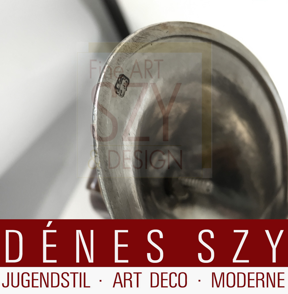 Teiera con manico in legno pregiato e pomello, Design ed esecuzione: Londra, Inghilterra 1800 (teiera) e 1810 (vassoio), argento sterling