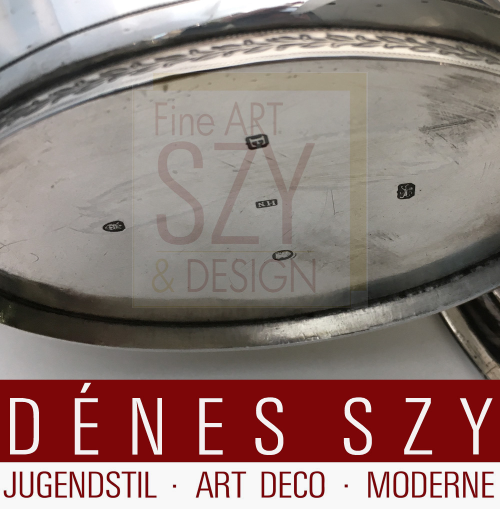 Teiera con manico in legno pregiato e pomello, Design ed esecuzione: Londra, Inghilterra 1800 (teiera) e 1810 (vassoio), argento sterling