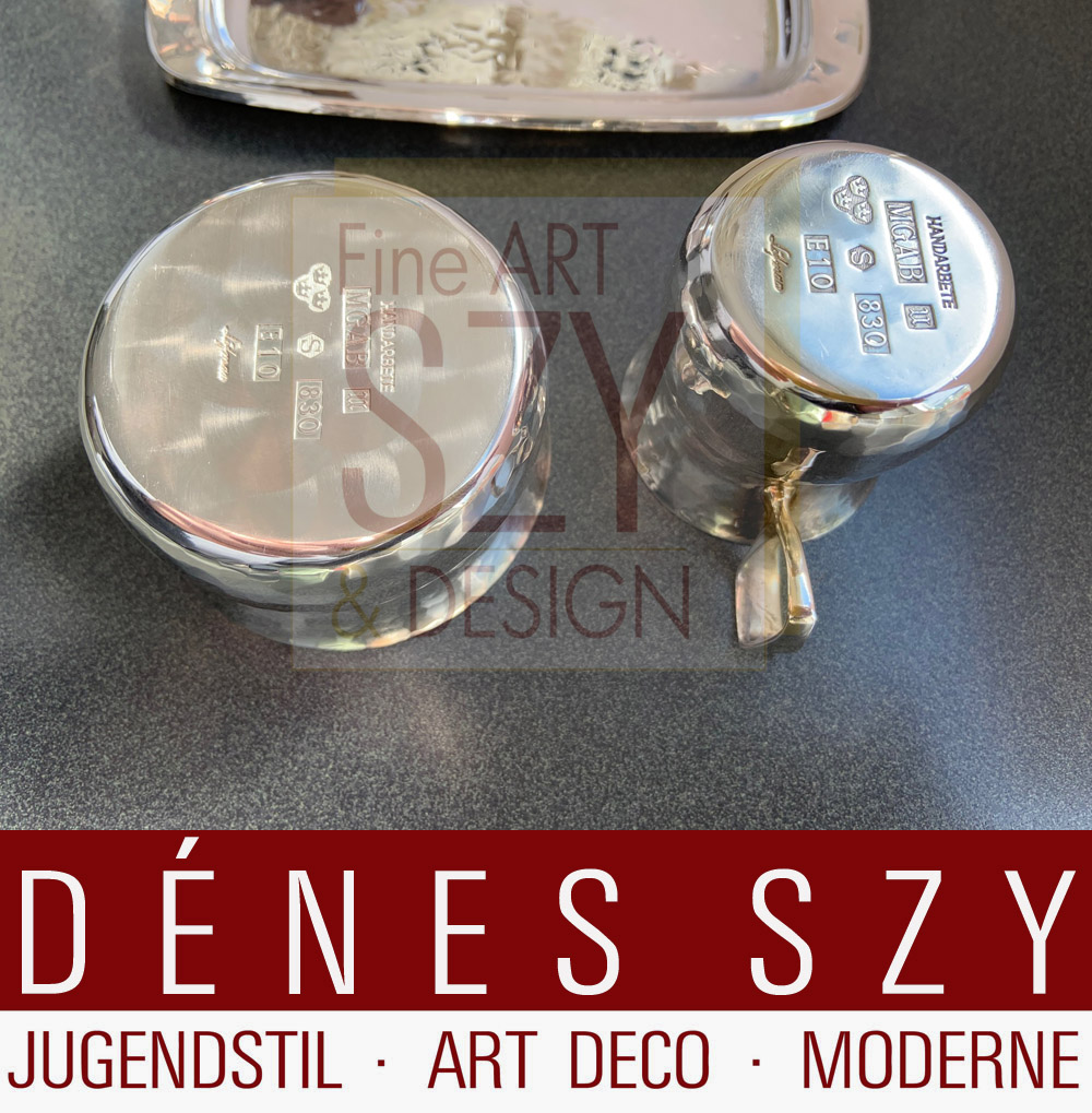 MGAB Svezia servizio da tè o caffè in argento 4 parti fatto a mano, Design / master: Eric Löfman degli anni '70, Esecuzione: MGAB, Markströms Guldsmeds AB, K G, Upsalla 1977-79, 830 argento