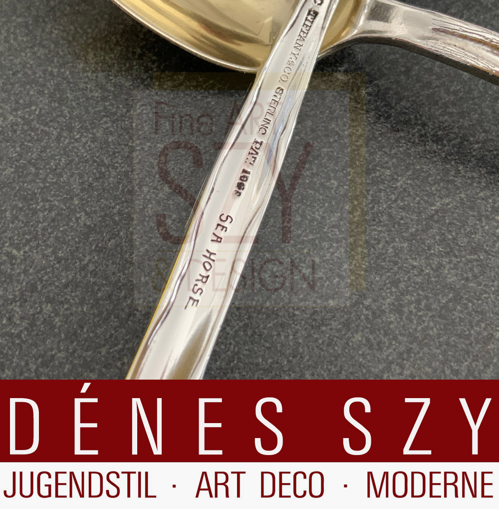 Cucchiaio pompelmo o cucchiaio gelato, tutto argento, Design: Charles Grosjean 1880, Esecuzione: Tiffany and Co. New York 1880-91, argento sterling, Modello Lap-over-Edge # 1880, cavalluccio marino