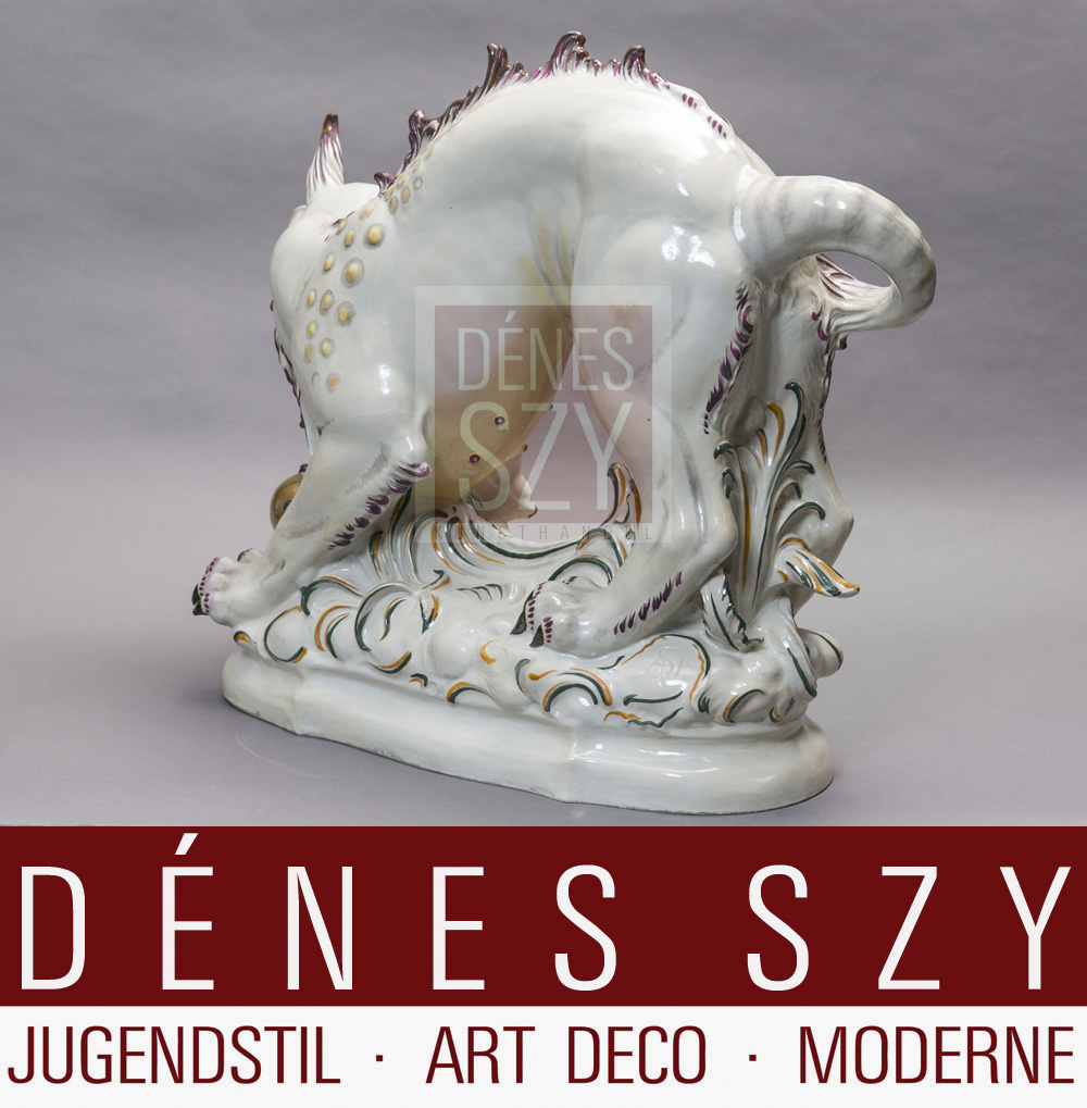 Animale favoloso cerbero in porcellana epoca Art Deco Volkstedt 1921