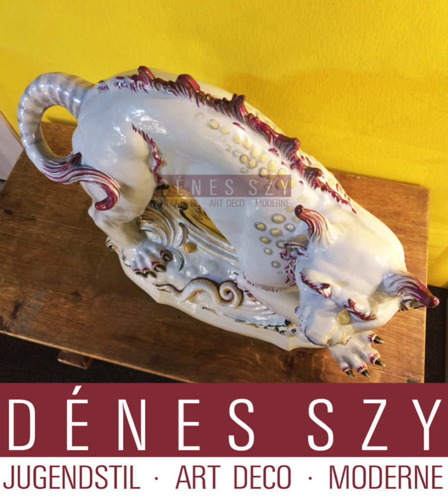 Der Hoellenhund, Großplastik als Teil der Ausstattung fuer die Eroeffnung des Leipziger Porzellan Palais 1921, entworfen von Arthur Storch, ausgefuehrt von der Aeltesten Volkstedter Porzellan Manufaktur