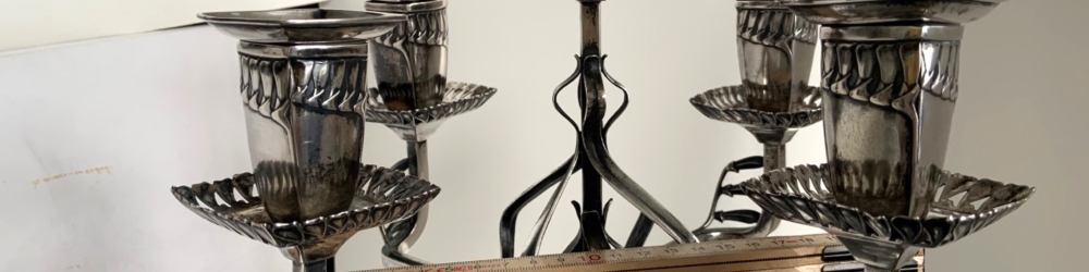 Entwurf Heinrich Vogeler zugeschrieben, XXL Jugendstil-Tafelleuchter, fünfflammig, Muster unbekannt, Silber 800, Bremen um 1904.