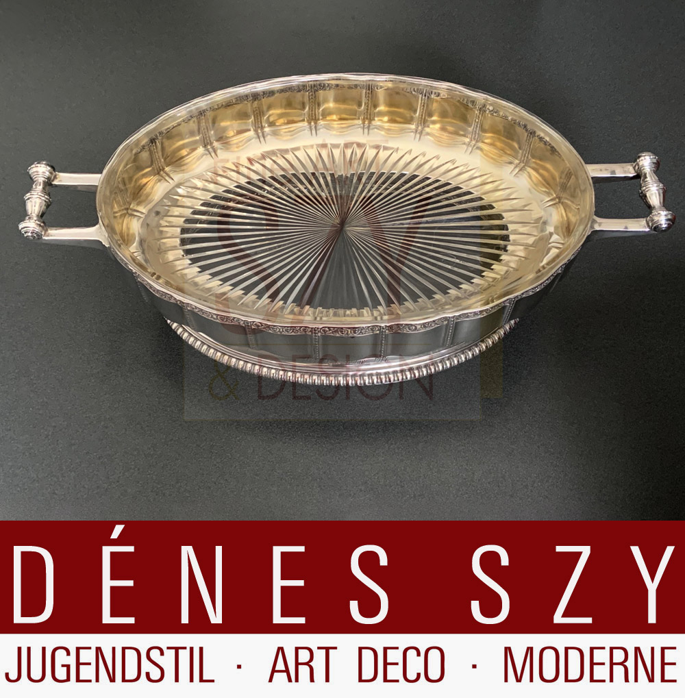 Grande giardiniera Art Nouveau con originale inserto in vetro, Design: Carl Stock intorno al 1910, Esecuzione: Peter Bruckmann e figli, Heilbronn Germania intorno al 1910, Numero modello 11036