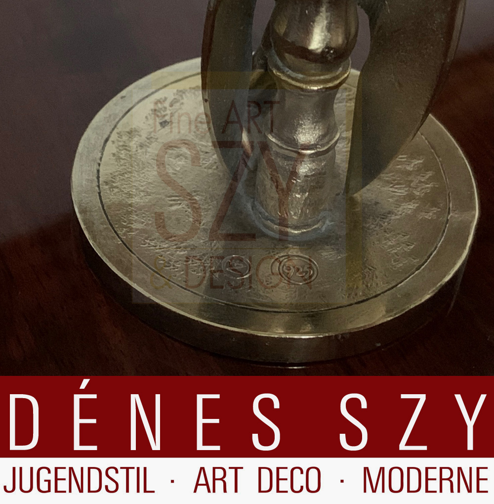 Candeliere dell'orchestra degli angeli - suonatrice con piffero, Design ed esecuzione: Herbert Zeitner, Lüneburg Germany 1940s, Argento 925 placcato oro