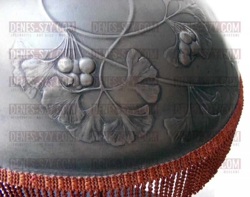 lampada da tavolo in stile liberty della manifattura tedesca Kayserzinn