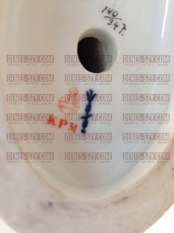 Indian woman with peacock from the 'wedding procession', Design: Adolf Amberg, October 1908 - 1910, Execution: Königliche Porzellan-Manufaktur Berlin, KPM Berlin 1912