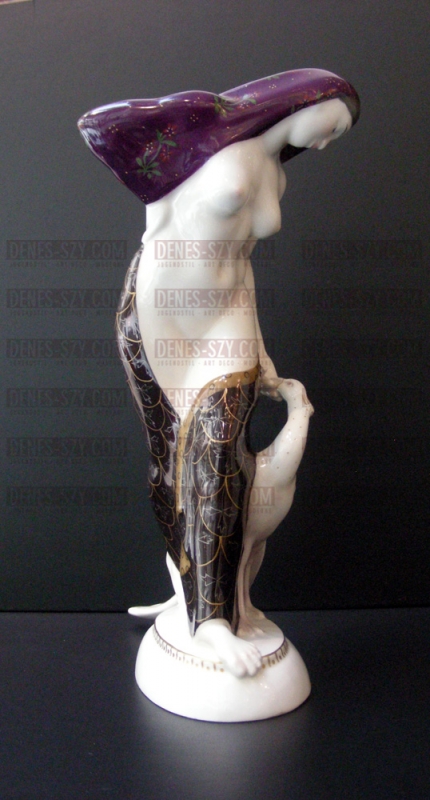 Indian woman with peacock from the 'wedding procession', Design: Adolf Amberg, October 1908 - 1910, Execution: Königliche Porzellan-Manufaktur Berlin, KPM Berlin 1912