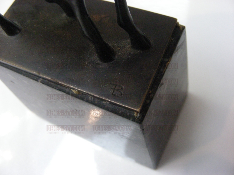 Fritz Behn, german Art Deco bronze figure of a dwarf antelope