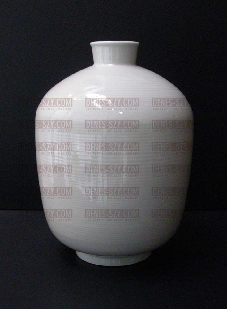 KPM Berlin Porzellan, Seladon Vase mit Rillendekor