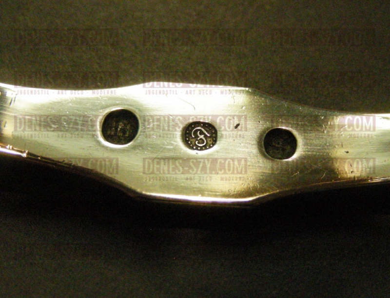 Rond de serviette, Motif "papillon" ou "oiseau d'été", Conception: Danemark vers 1900/05, Exécution: Copenhague 1920s, 830 argent