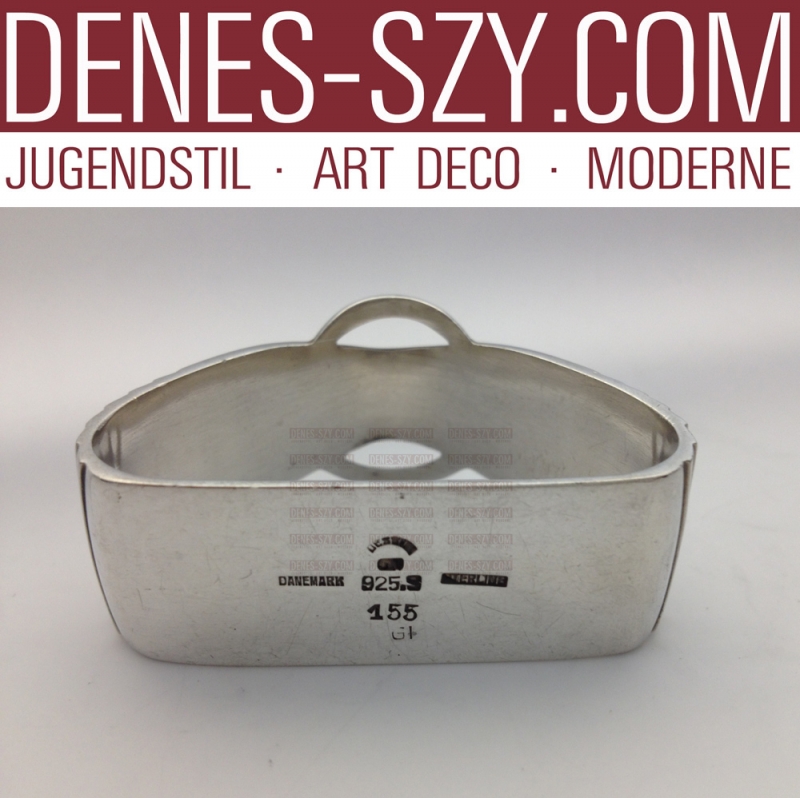 ANNEAU DE SERVIETTE # 155, Patron, modèle: RELIEF / PARALLEL # 25, Conception: Oscar Gundlach-Pedersen 1931, Exécution: orfèvres Georg Jensen, Copenhague 1930, Danemark, Argent 925, argent sterling