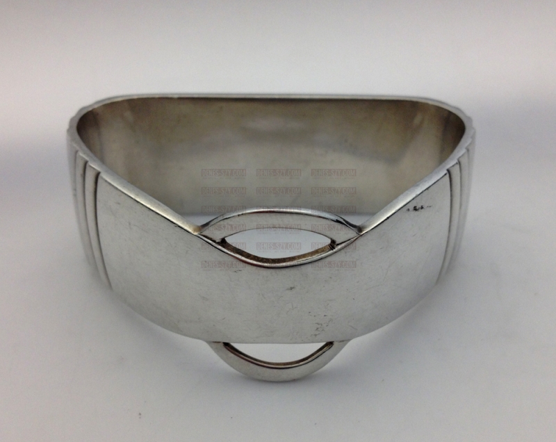 ANNEAU DE SERVIETTE # 155, Patron, modèle: RELIEF / PARALLEL # 25, Conception: Oscar Gundlach-Pedersen 1931, Exécution: orfèvres Georg Jensen, Copenhague 1930, Danemark, Argent 925, argent sterling