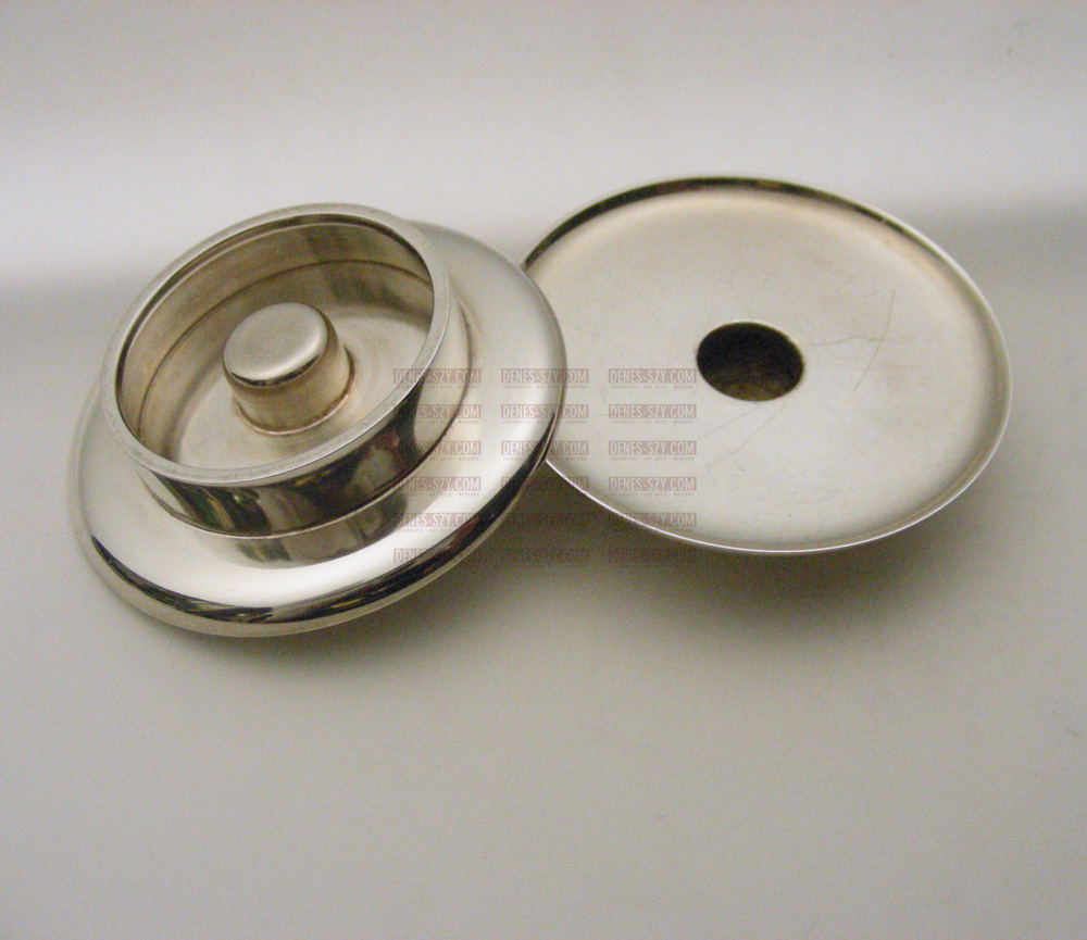 Bougeoir pour bougies fines # 1157 A, Conception : Flemming Eskildsen 1966, Exécution : orfèvres Georg Jensen, Copenhague vers 1966/70, argent sterling