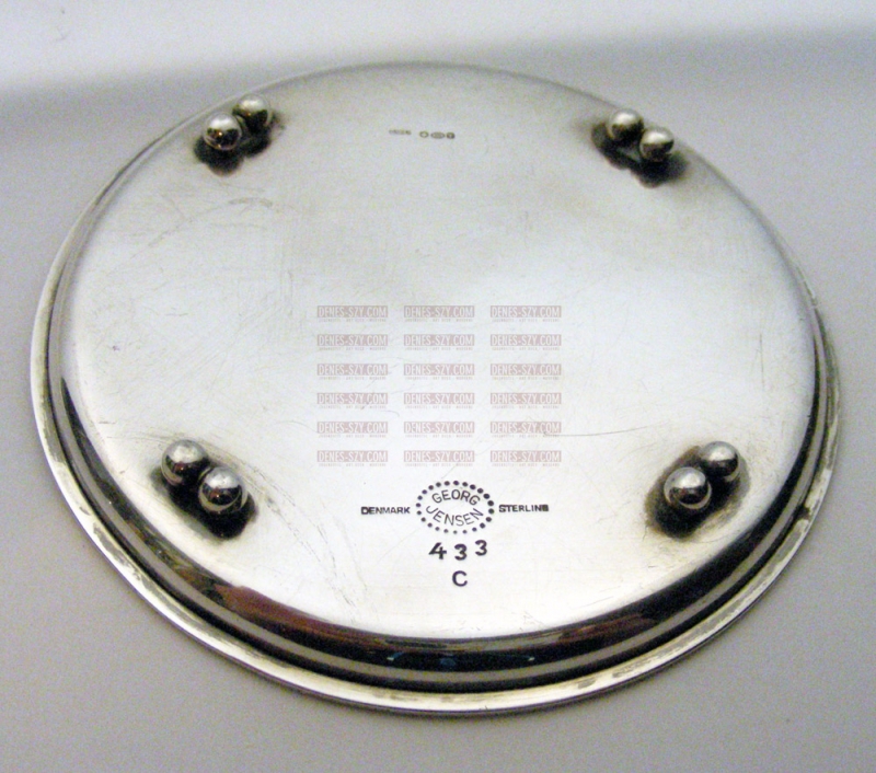 Argent danois, petit plateau 433 C, Design: Georg Jensen 1926, Exécution: Georg Jensen Silversmiths, Copenhague 1954