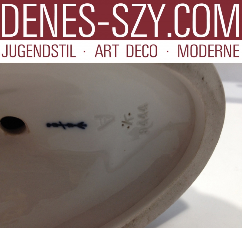 KPM Berlin, KAUKASIERIN aus dem Hochzeitszug Porzellanfigur