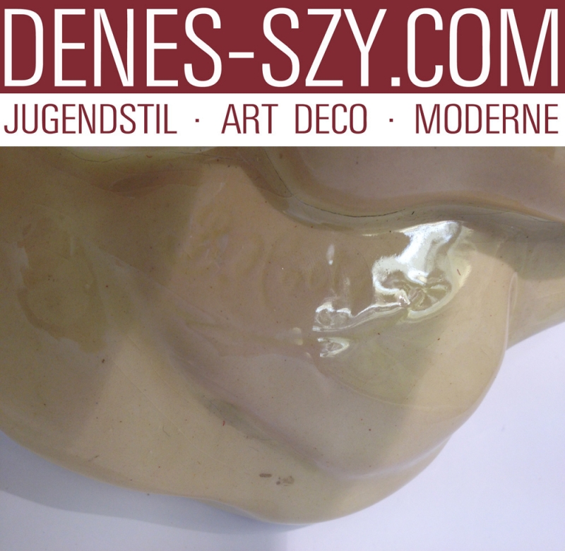 Bernhard Hoetger figura maiolica La Mite. Colonia degli artisti a Darmstadt, Germania