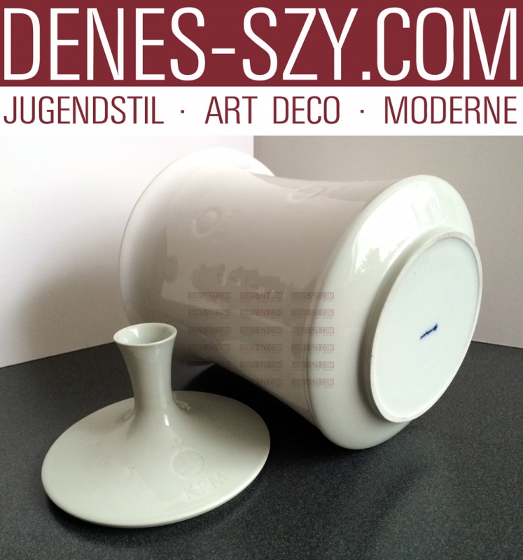 Grand boîte à biscuits en porcelaine, design pour le 200e anniversaire de KPM, Design: Trude Petri, basé sur le design de la boîte à couvercle "Hanseatic", Trude Petri 1957, Exécution: KPM Berlin 1963, Allemagne