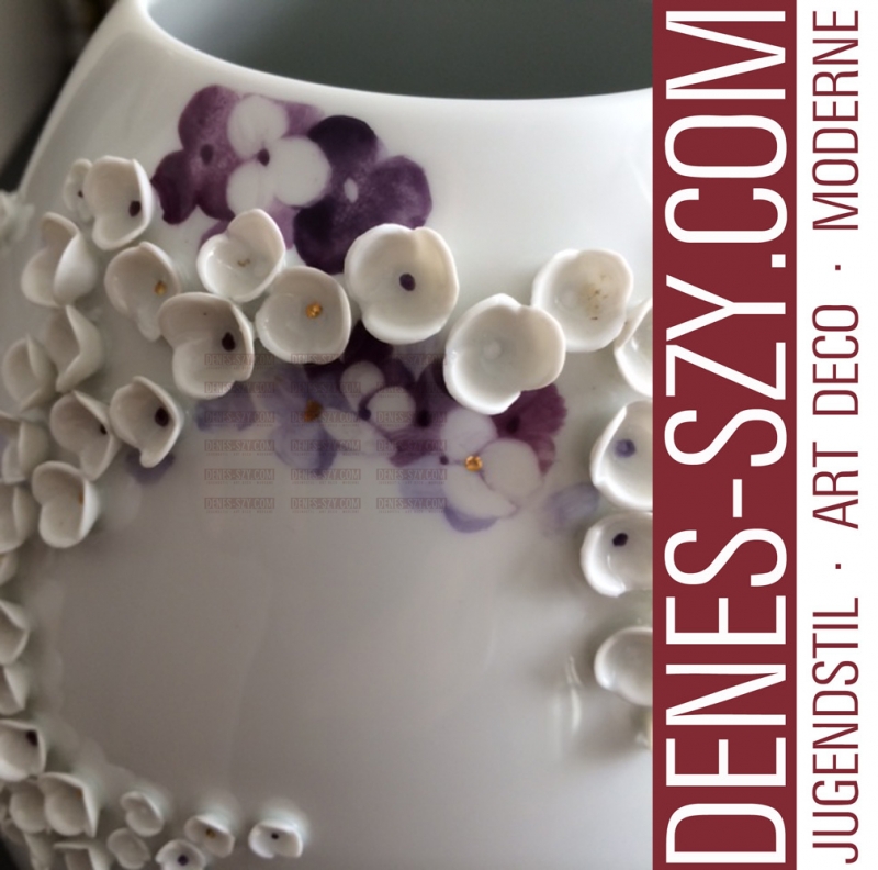 vaso moderna in porcellana di Meissen con fiori a palla di neve